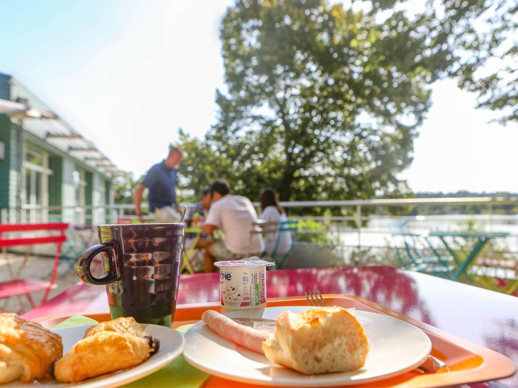 Hotel Ibis Styles Bourbon Lancy Exteriér fotografie