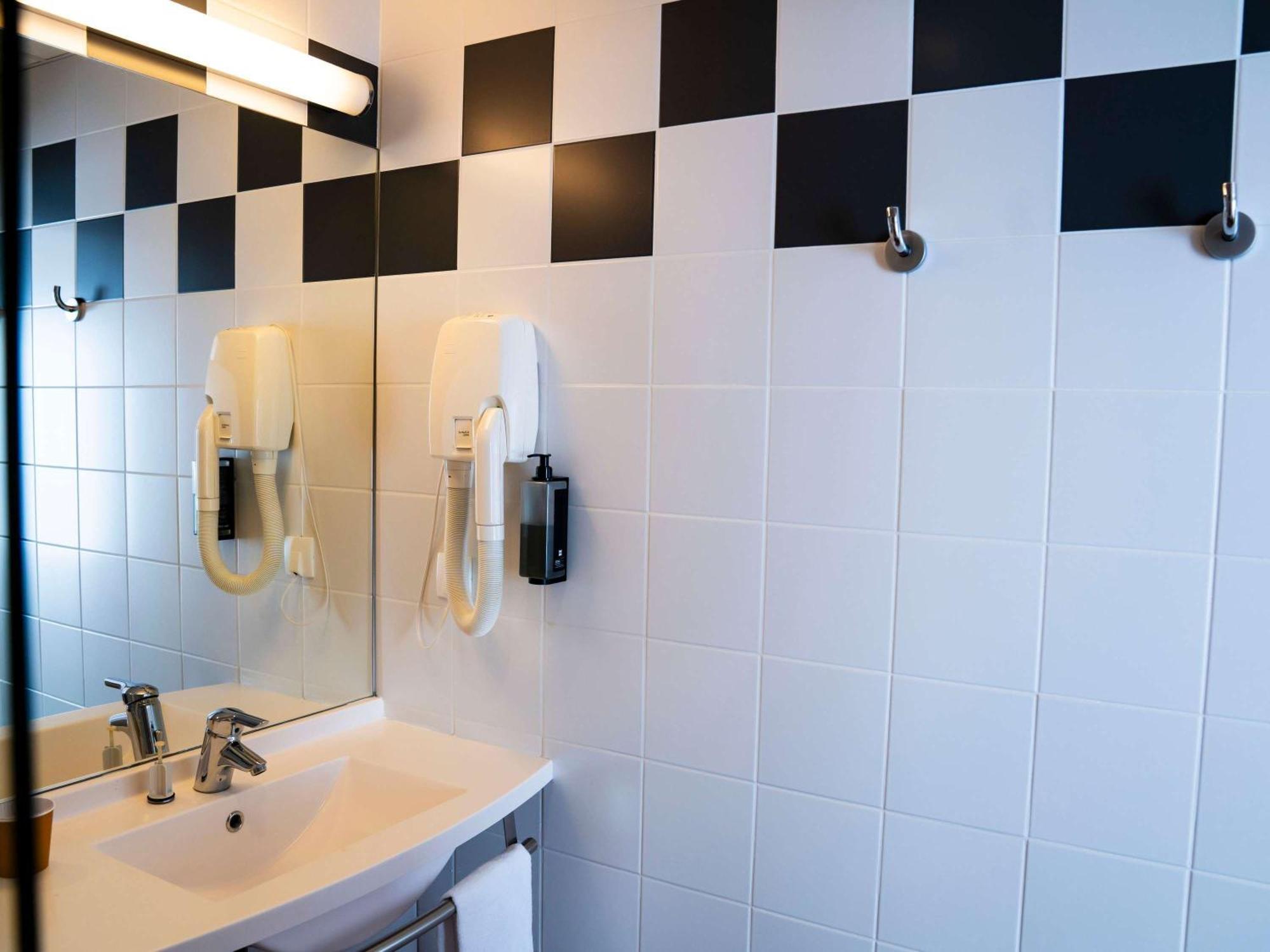 Hotel Ibis Styles Bourbon Lancy Exteriér fotografie